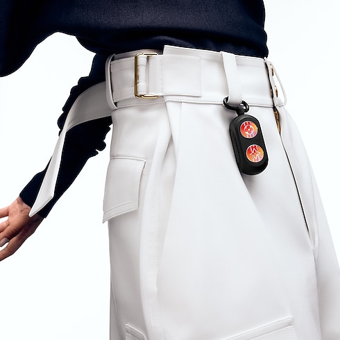 Louis Vuitton Horizon Light Up Earphones - Red-to-Orange Gradient in Trunks, Travel and Home's High-Tech Objects and Accessories Audio, Connected Watches and Accessories collections by Louis Vuitton (Product zoom)