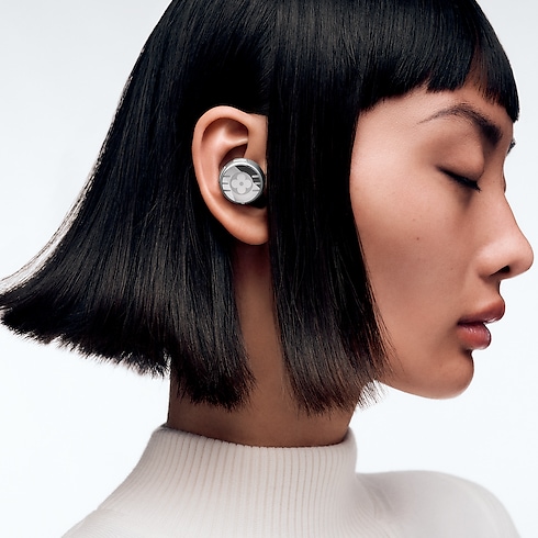 Louis Vuitton Horizon Light Up Earphones - Silver in Trunks, Travel and Home's High-Tech Objects and Accessories Audio, Connected Watches and Accessories collections by Louis Vuitton (Product zoom)
