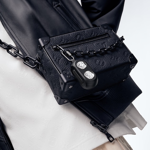 Louis Vuitton Horizon Light Up Earphones - Silver in Trunks, Travel and Home's High-Tech Objects and Accessories Audio, Connected Watches and Accessories collections by Louis Vuitton (Product zoom)