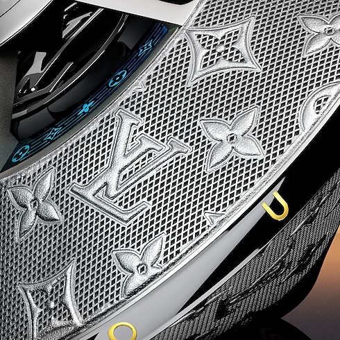 Louis Vuitton Horizon Light Up Speaker Silver in Trunks, Travel and Home's High-Tech Objects and Accessories Audio, Connected Watches and Accessories collections by Louis Vuitton (Product zoom)