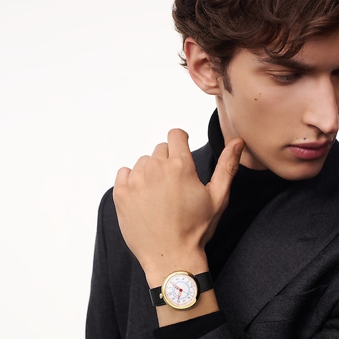 Louis Vuitton Monterey, Automatic, 39mm, Yellow gold in Watches's All Watches } collections by Louis Vuitton (Product zoom)