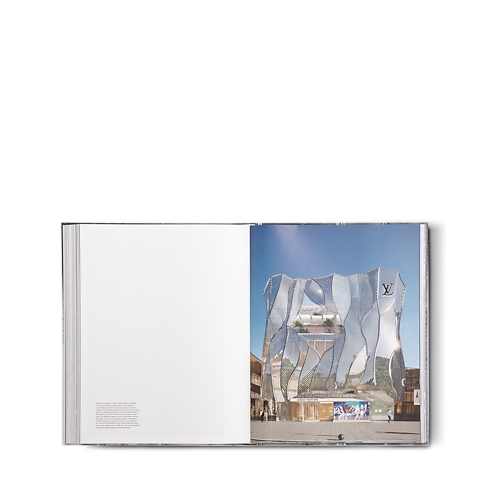 Louis Vuitton Skin: Architecture of Luxury Singapore in Trunks, Travel and Home's Library Hard Cover Books collections by Louis Vuitton (Product zoom)