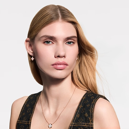 LV Baume - Lip Balm in Perfumes and Beauty 's Lips } collections by Louis Vuitton (Product zoom)