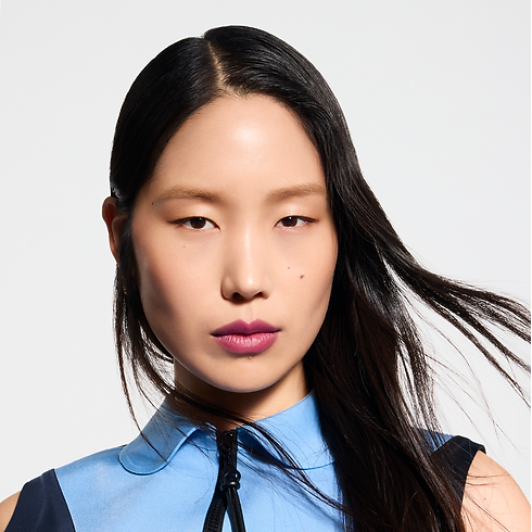 LV Baume - Lip Balm Refill in Perfumes and Beauty 's Lips } collections by Louis Vuitton (Product zoom)