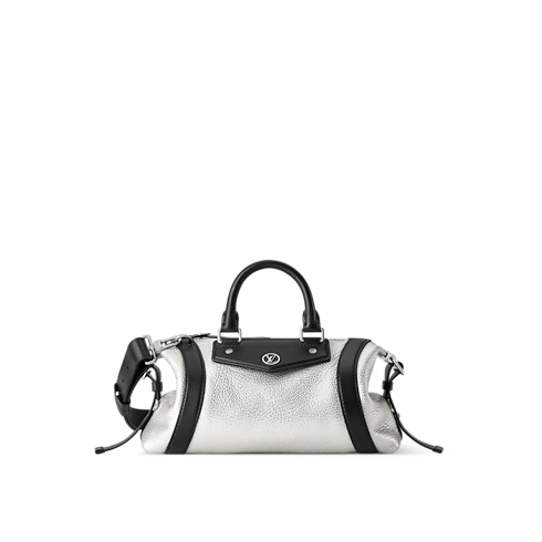 LV Signet Necklace S00 in Women's Fashion Jewellery All Fashion Jewellery collections by Louis Vuitton