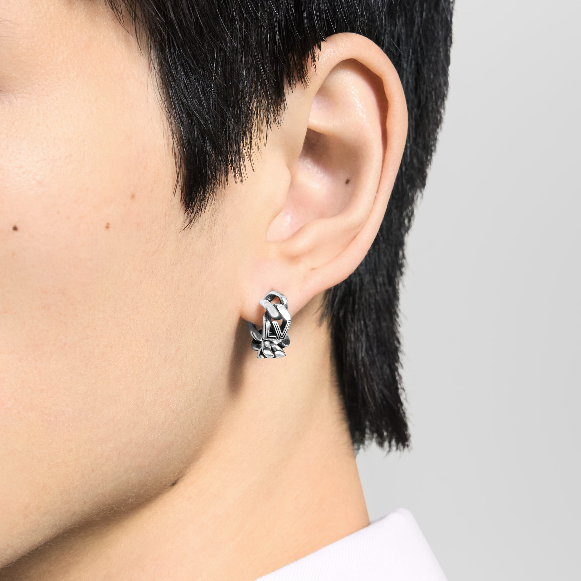 LV Club Chain Single Pin Earring S00 in Men
