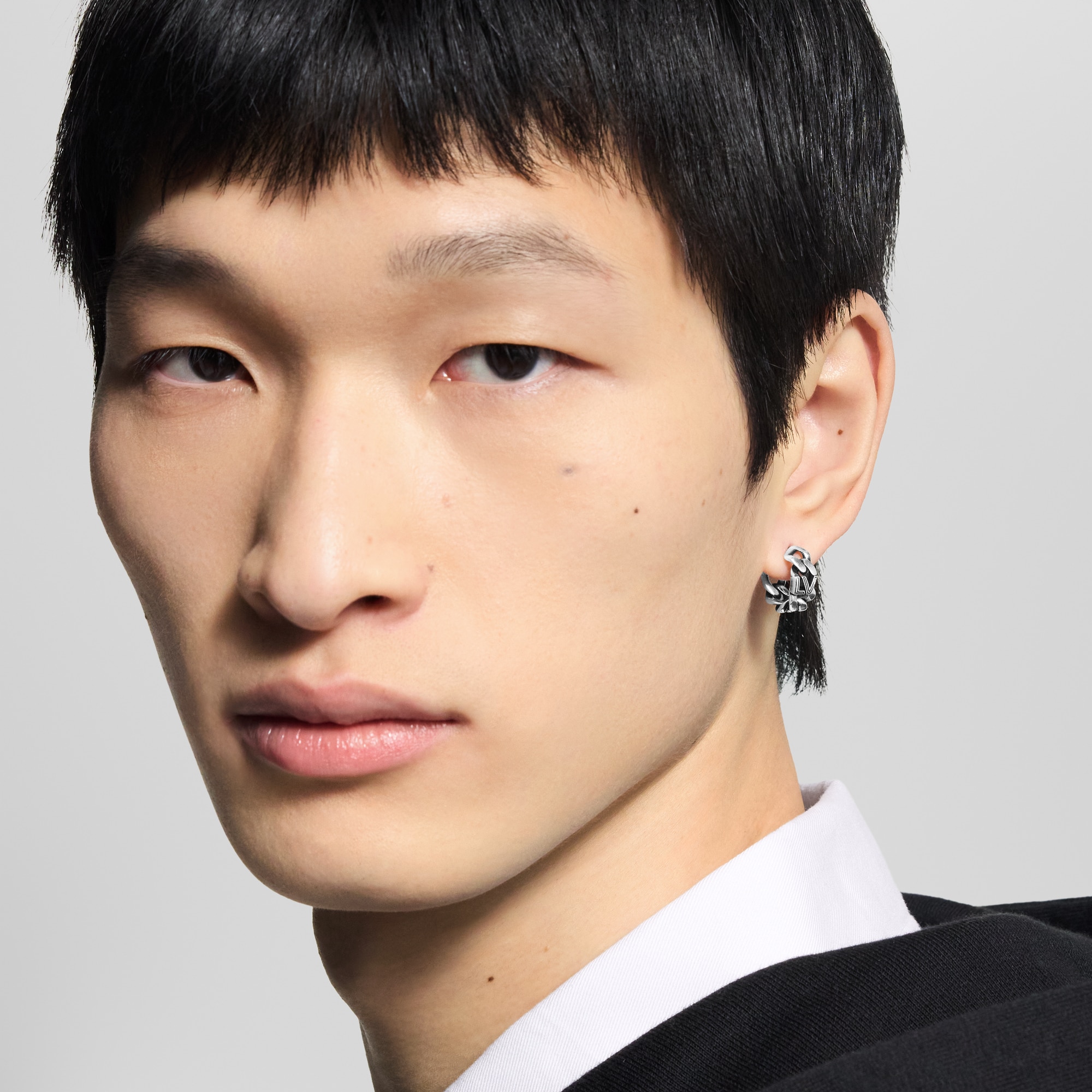 LV Club Chain Single Pin Earring S00 in Men