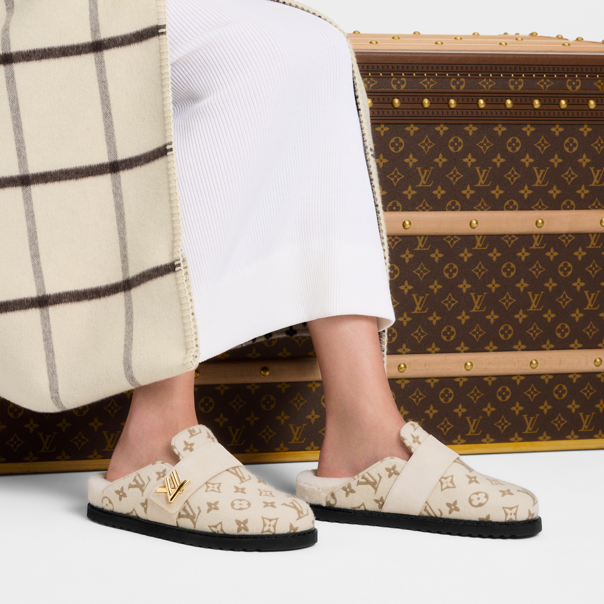 LV Cosy Flat Comfort Closed Mule  in Women