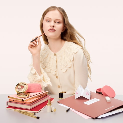 LV Crayon - Lip Pencil - 190 in Perfumes and Beauty 's Beauty Gifts } collections by Louis Vuitton