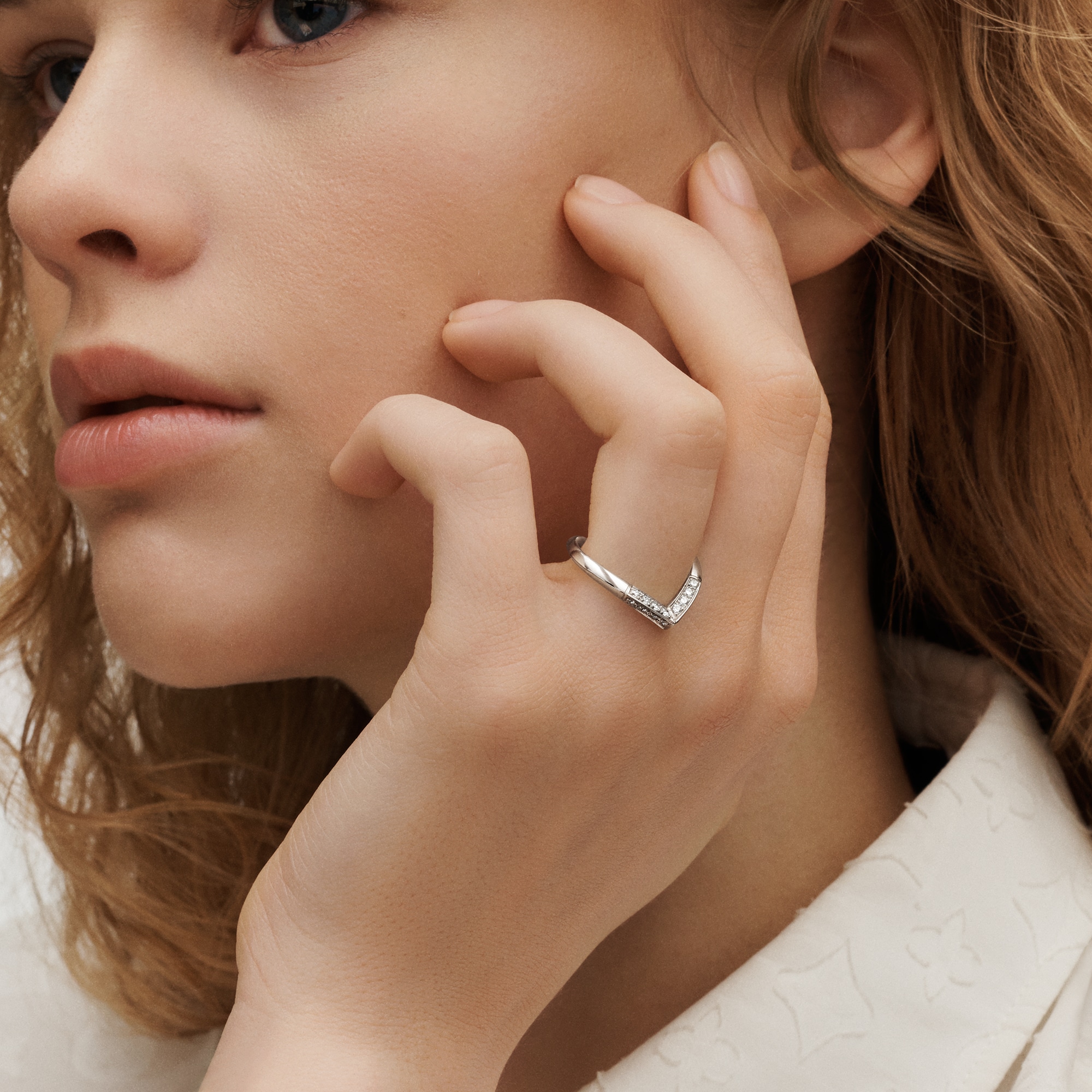 LV Diamonds Pavé V Ring, Platinum  in Jewellery