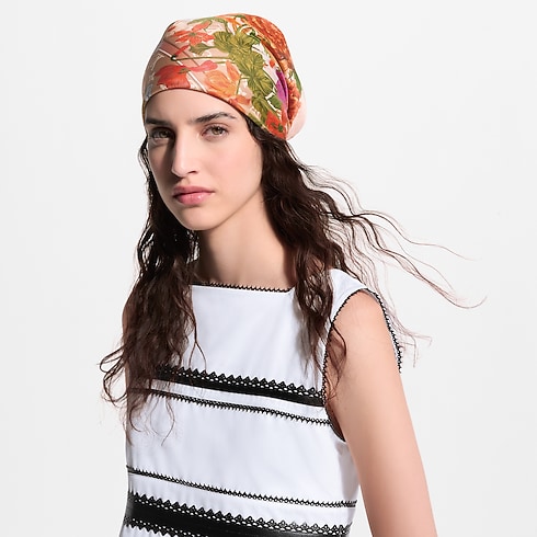 LV En Fleurs Square 90 S00 in Women's Accessories Silk Squares and Bandeaux collections by Louis Vuitton (Product zoom)