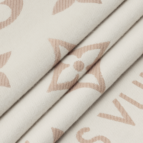 LV Essential Scarf S00 in Women's Accessories Scarves collections by Louis Vuitton (Product zoom)