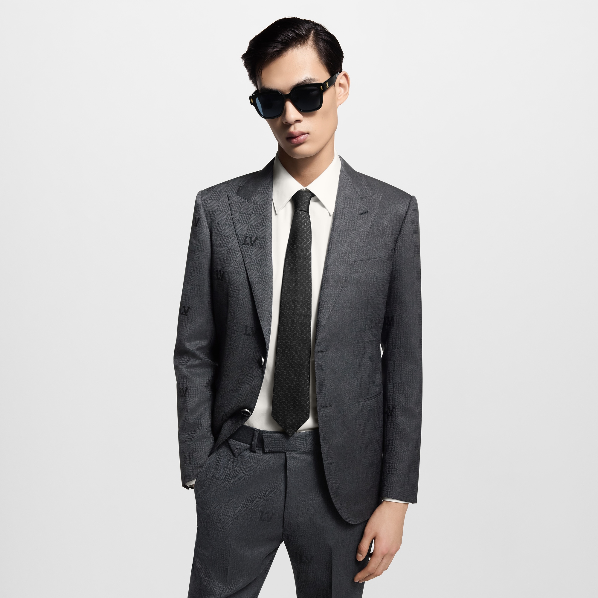 LV Fishnet Tie S00 in Men