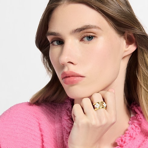 LV Floragram XS Ring S00 in Women's Fashion Jewellery Rings collections by Louis Vuitton (Product zoom)