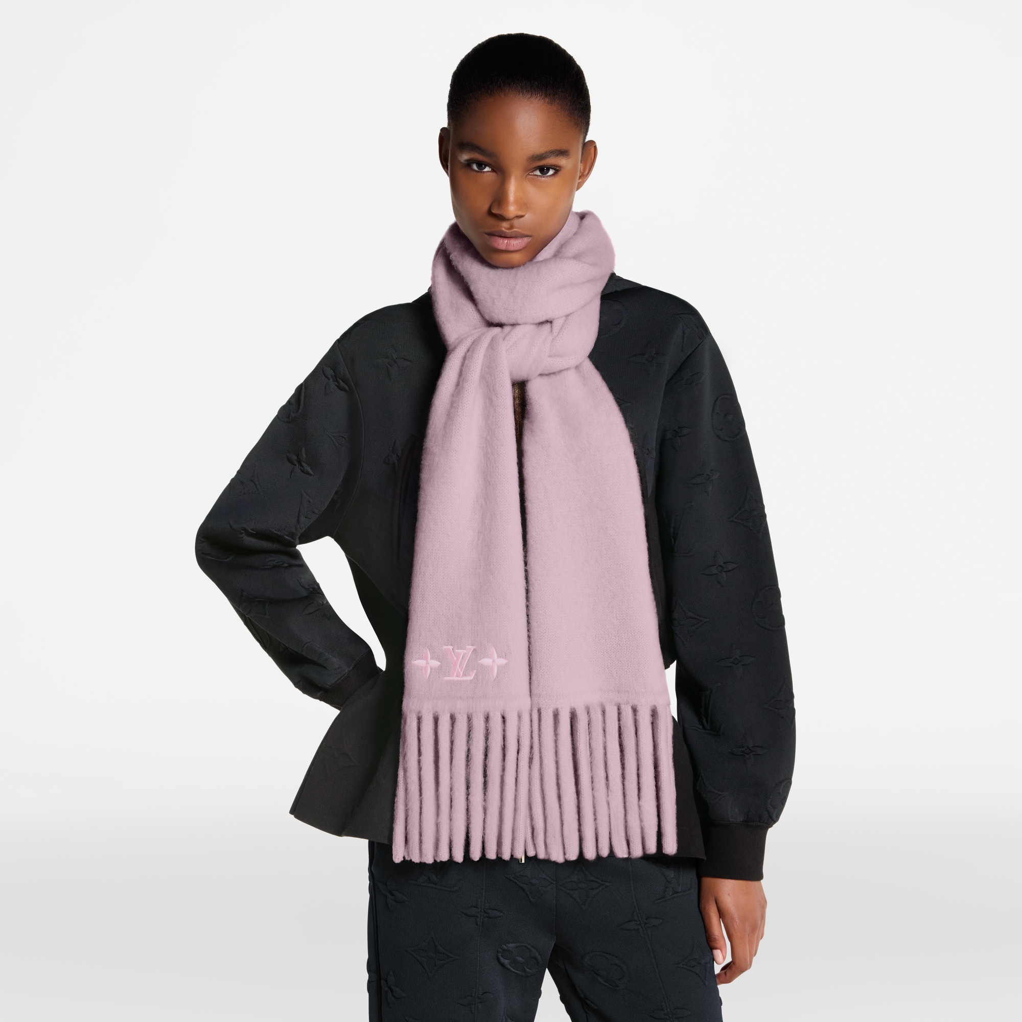LV Fluffy Scarf S00 in Women