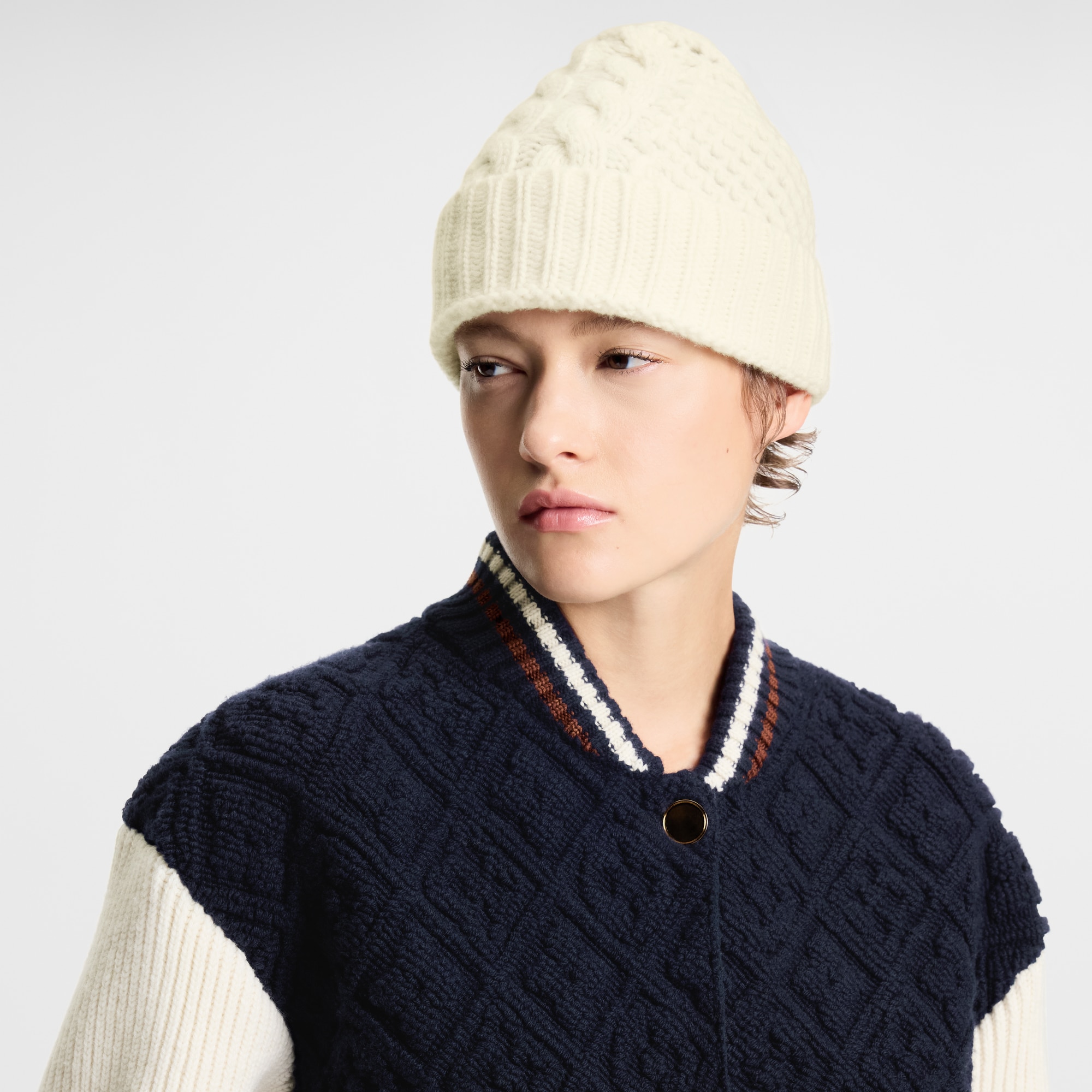 LV Holiday Beanie S00 in Women
