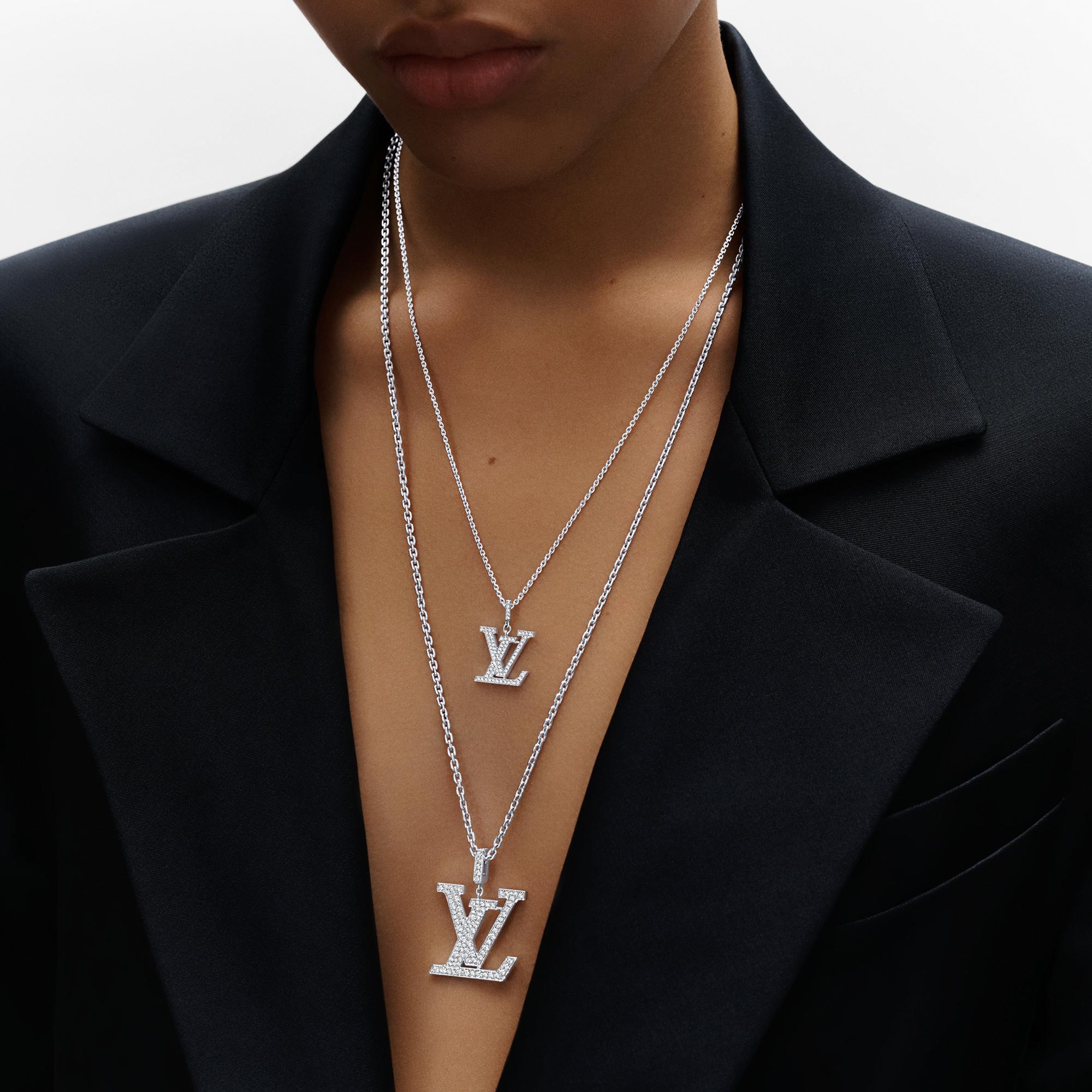 LV Idylle Blossom Pendant, White Gold And Diamonds - Jewellery | LOUIS  VUITTON