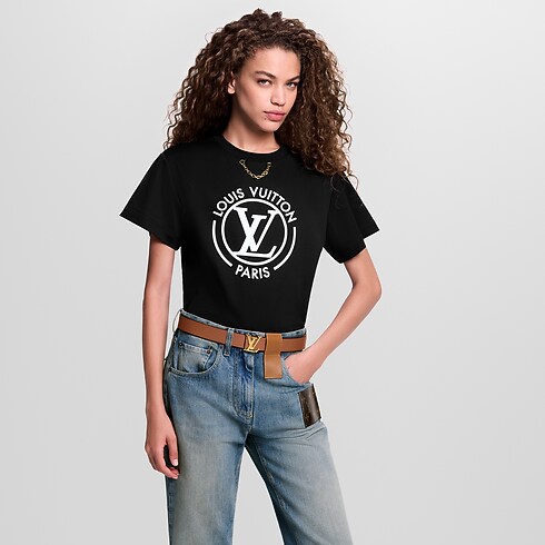 LV Initials 30MM Reversible Belt cropped worn view