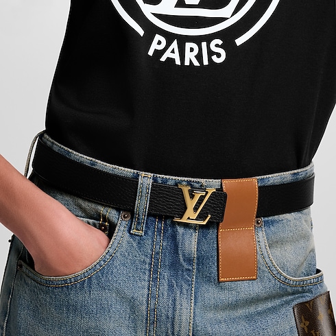 LV Initials 30MM Reversible Belt worn view