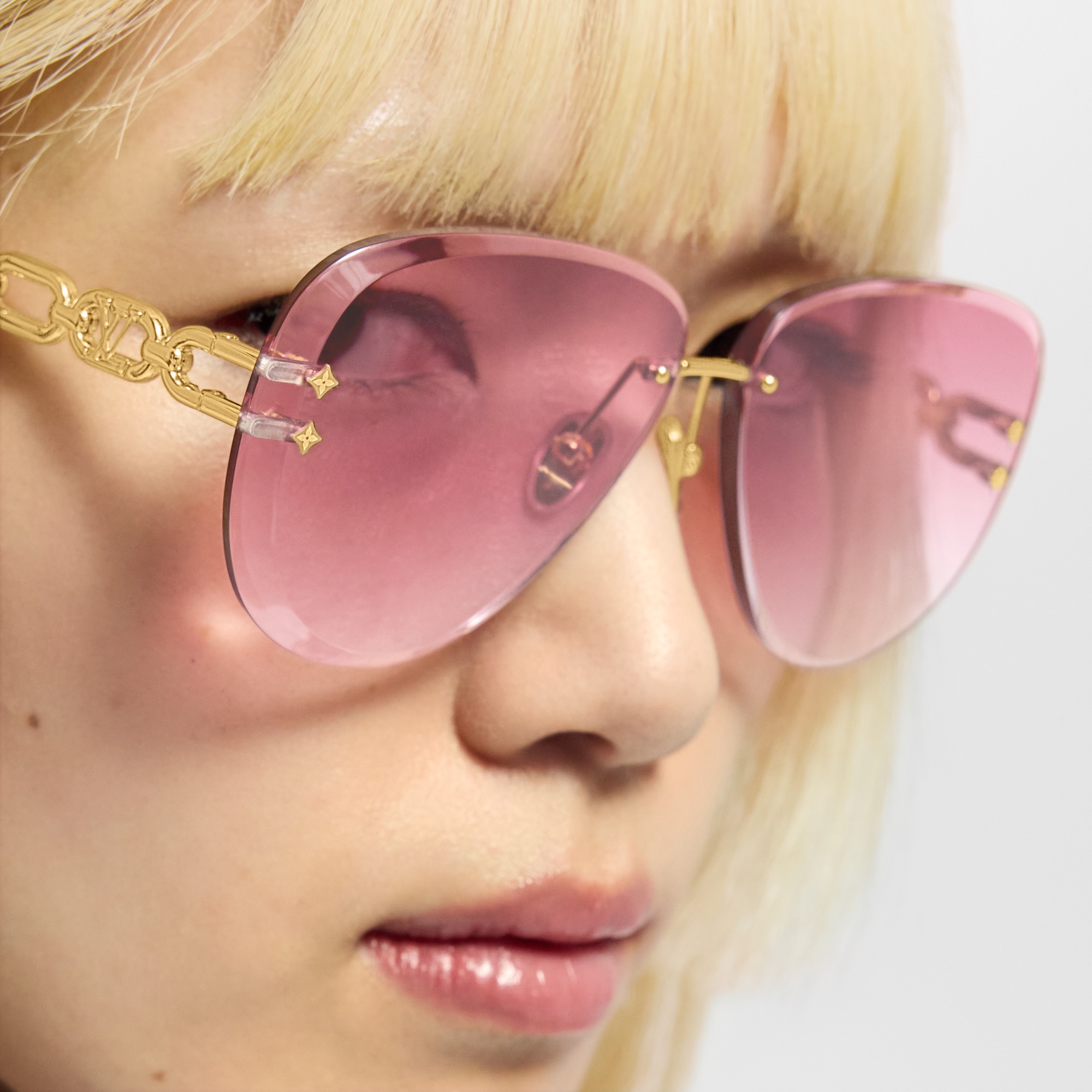 LV Jewel Pilot Sunglasses S00 in Women