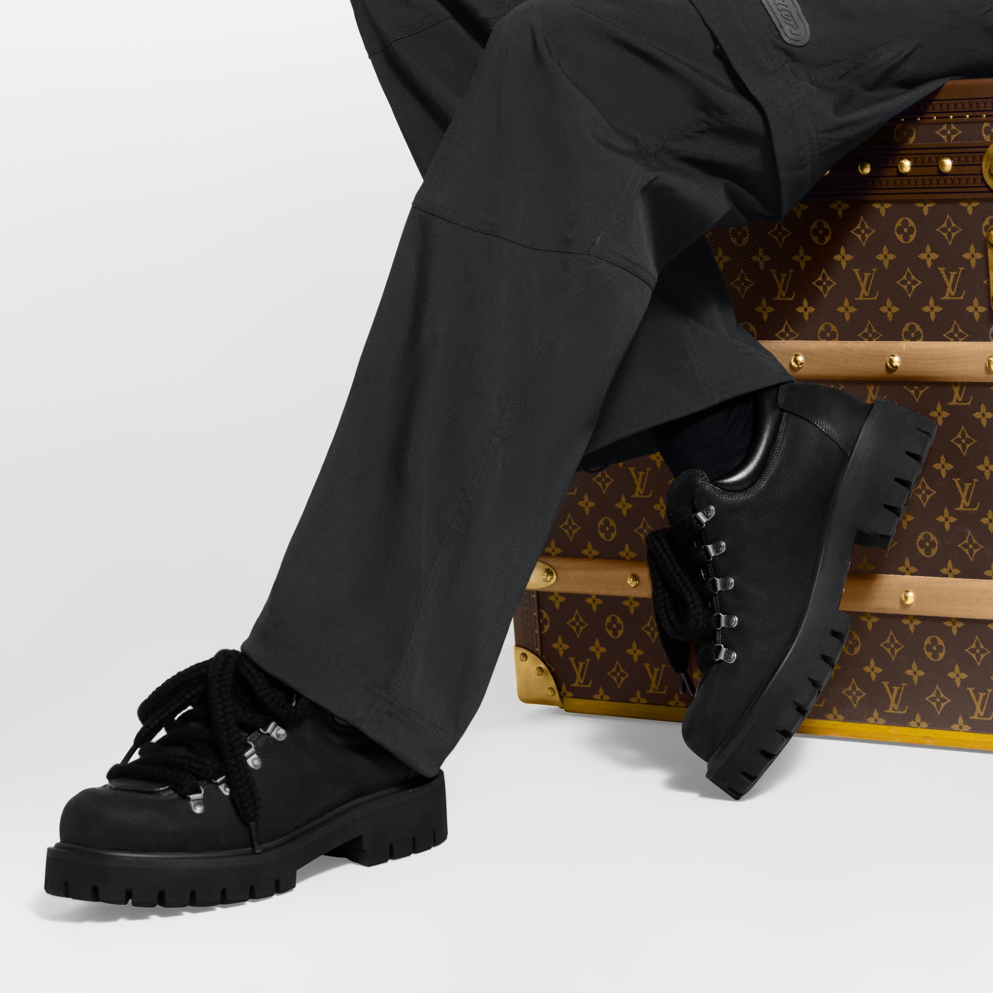 LV Remix Derby  in Men