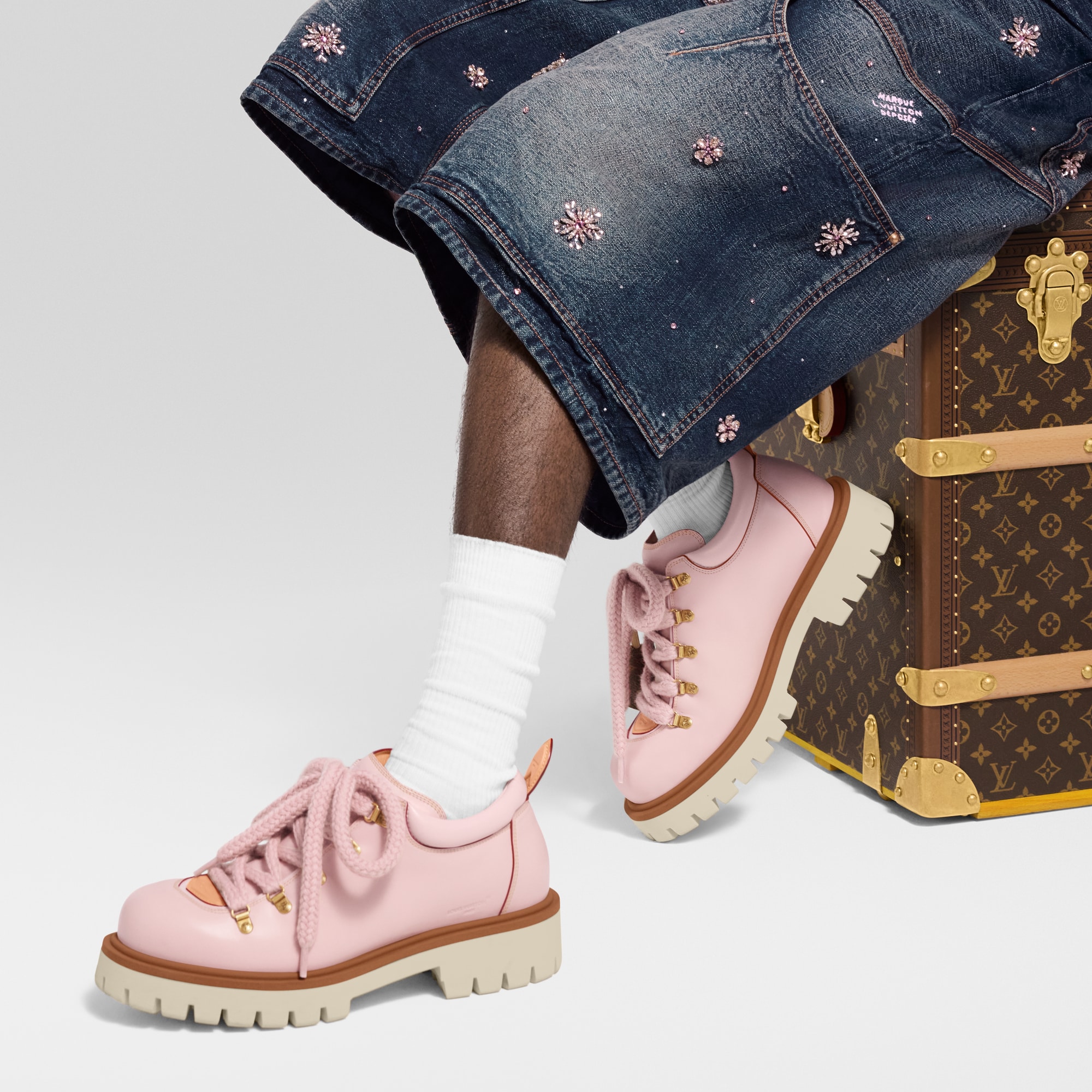 LV Remix Derby  in Men