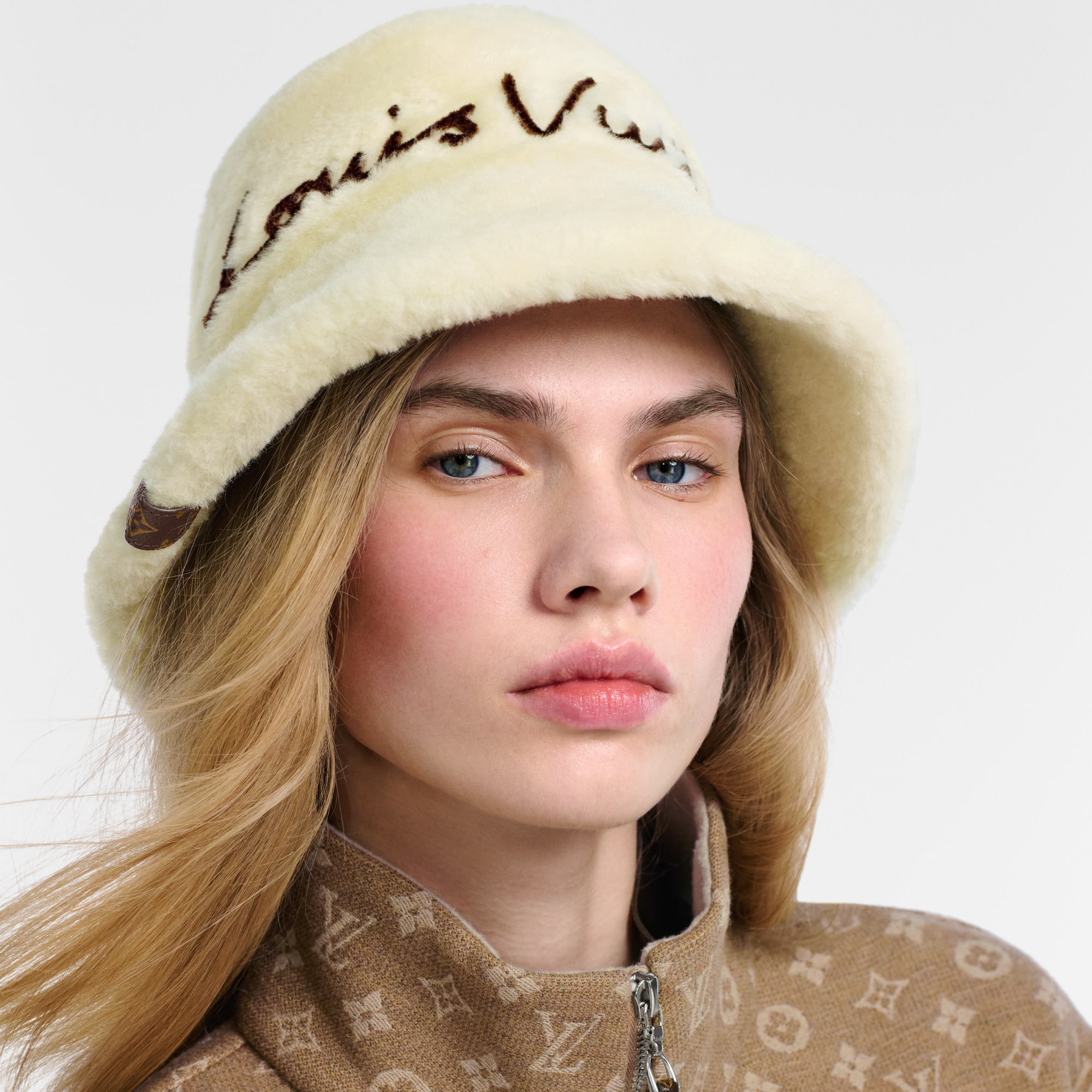 LV Script Cloud Bob S00 in Women
