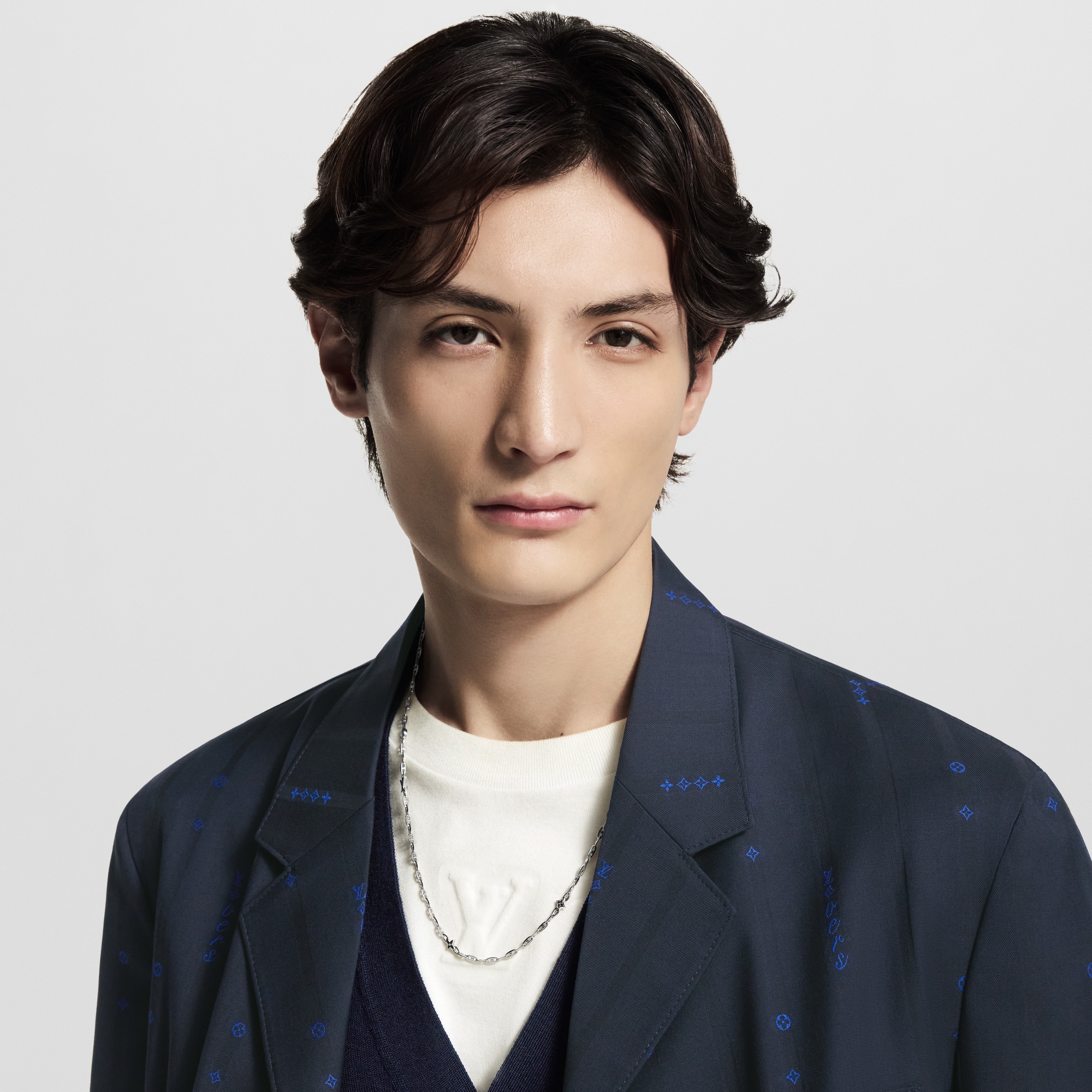 LV Seed Necklace S00 in Men