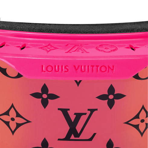 LV Snow Mask S00 in Trunks, Travel and Home's Sport and Games } collections by Louis Vuitton (Product zoom)