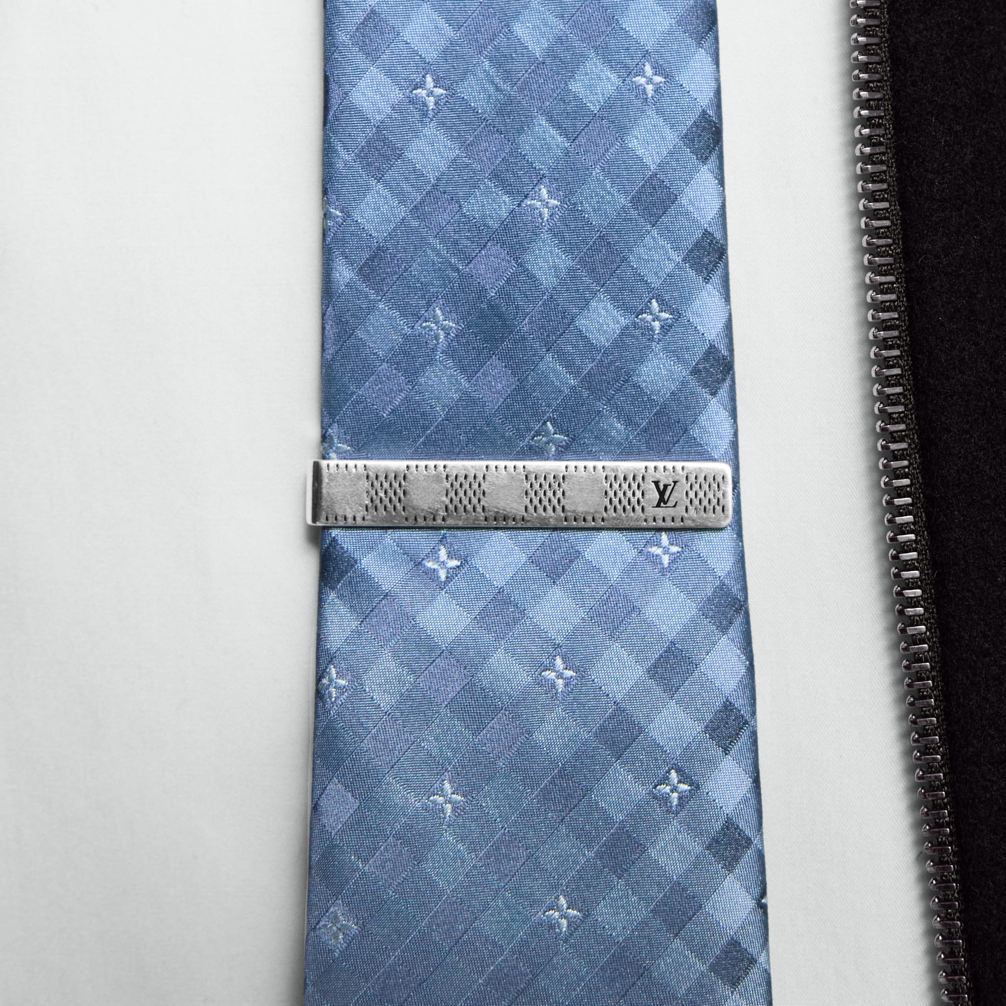 LV Suit Tie Pin S00 in Men
