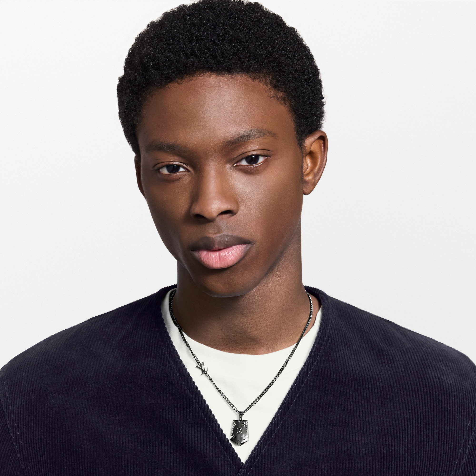 LV Tag Pendant S00 in Men