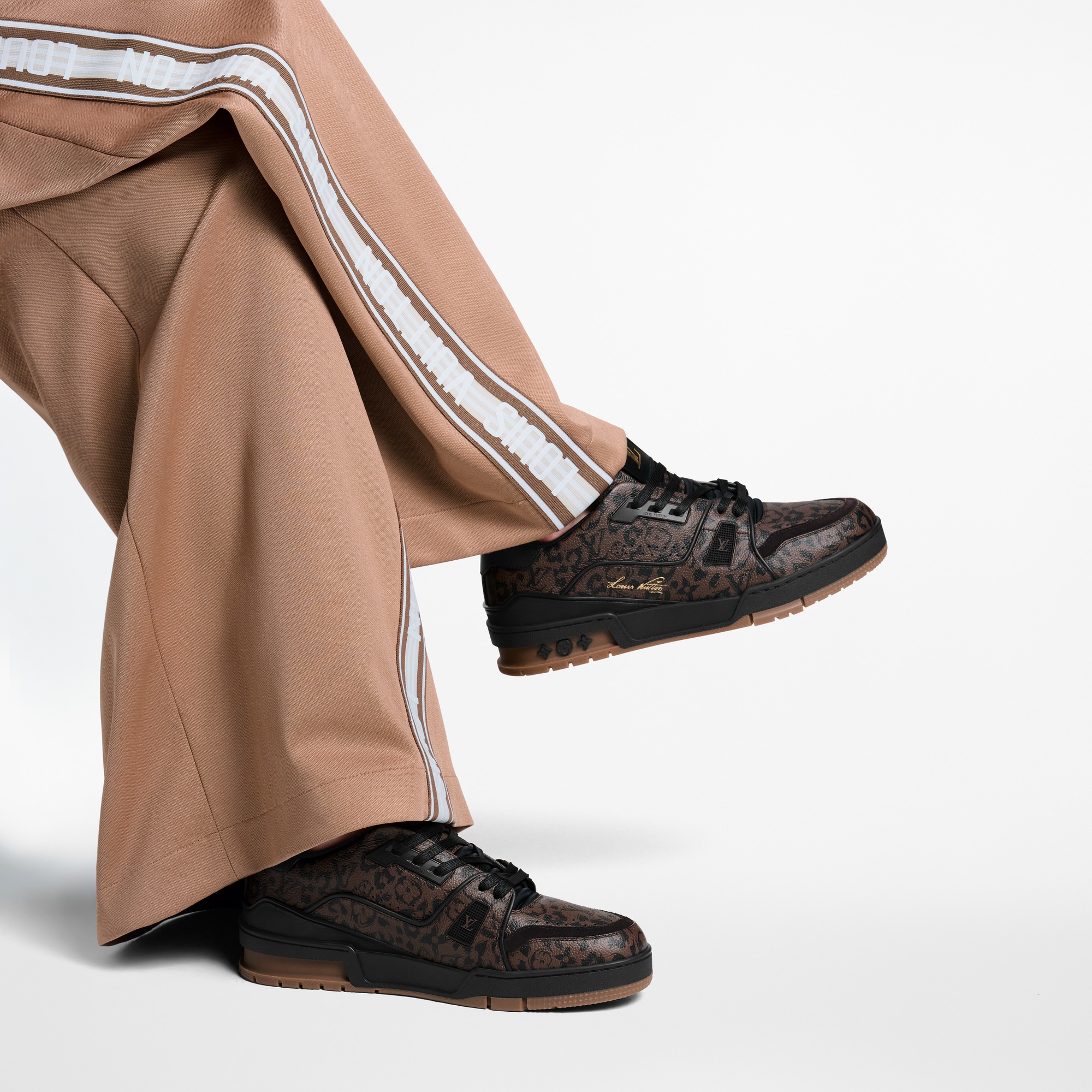 LV Trainer Sneaker - Shoes | LOUIS VUITTON