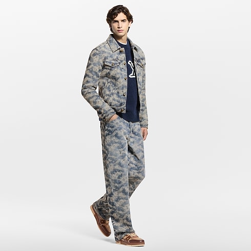 LV Trainer Sneaker in Men's Shoes Sneakers collections by Louis Vuitton (Product zoom)