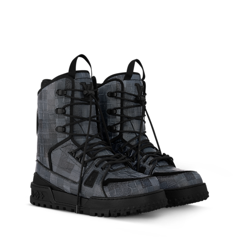 LV Trainer Snowboot in Men's Shoes Boots collections by Louis Vuitton (Product zoom)