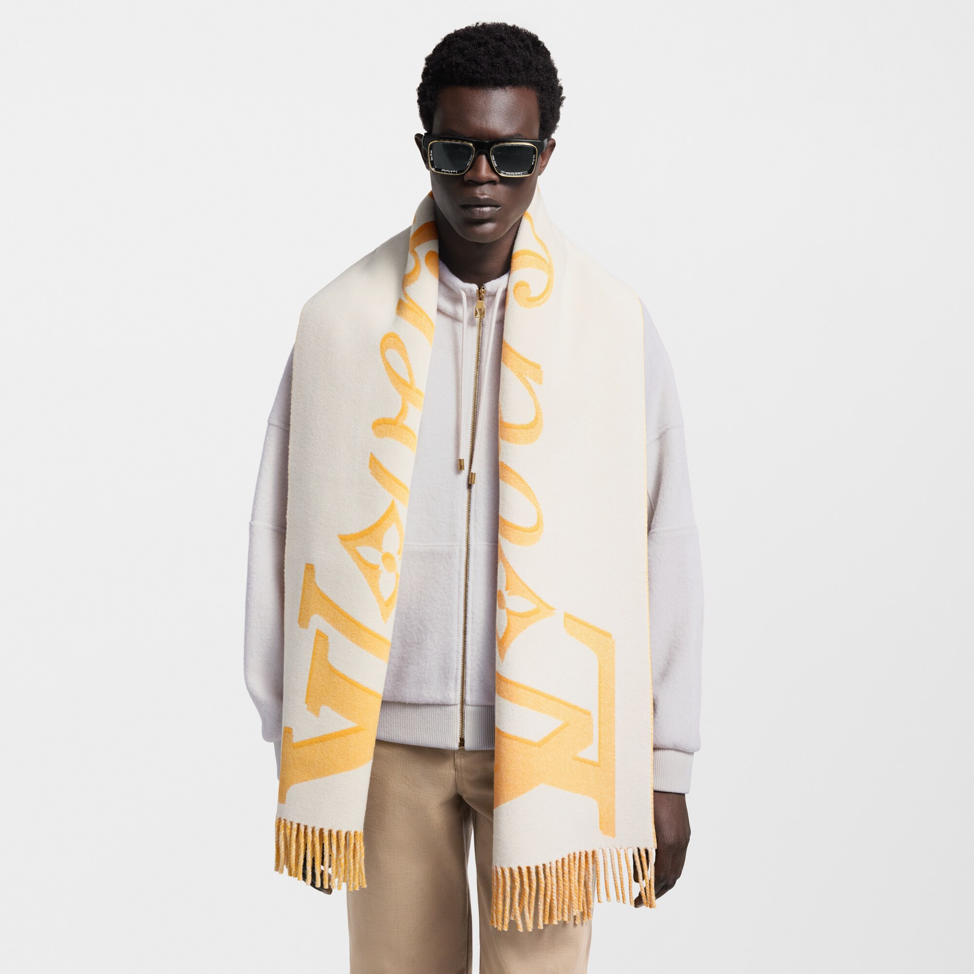 LV Vers Scarf S00 in Men