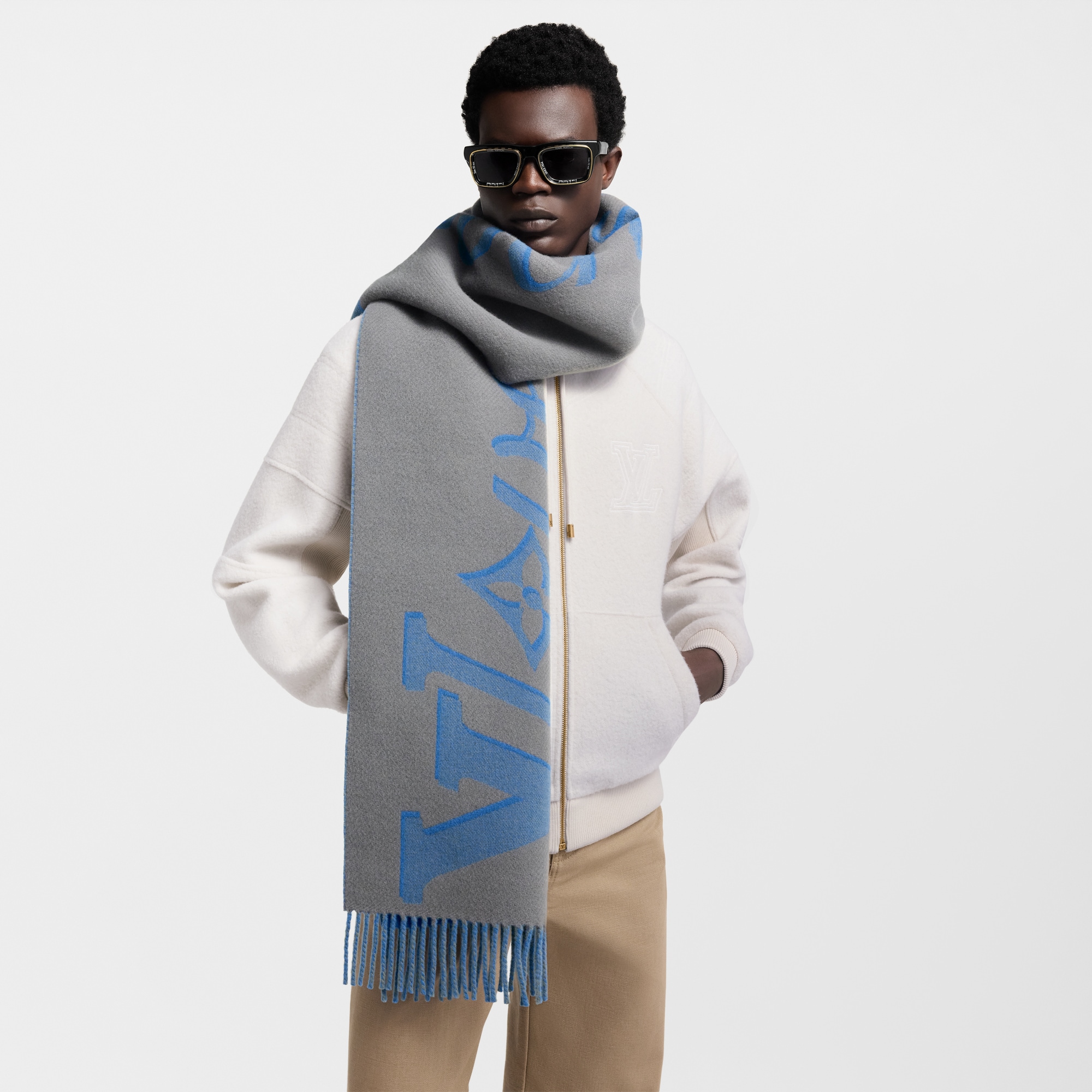 LV Vers Scarf S00 in Men