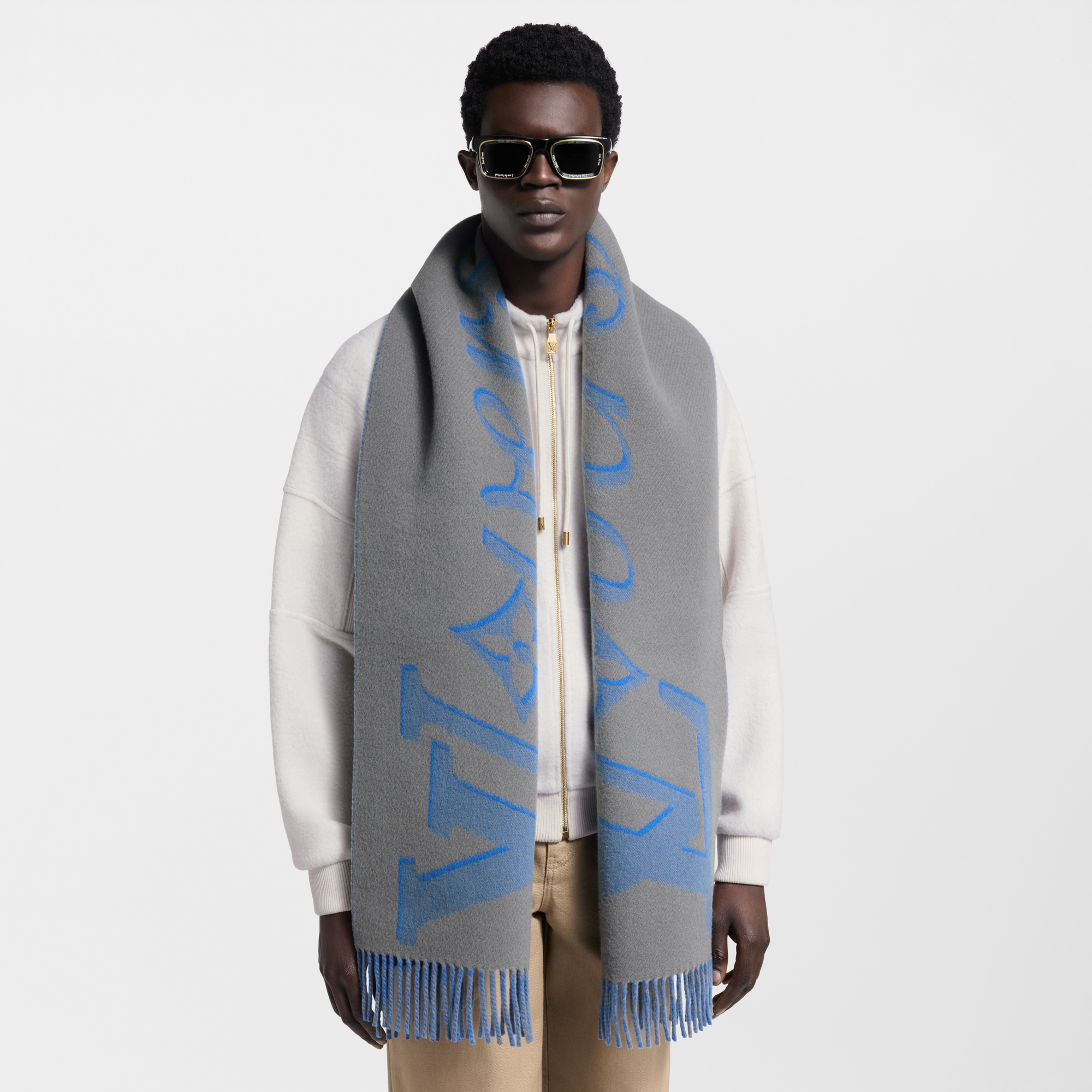 LV Vers Scarf S00 in Men