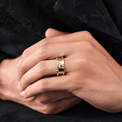 LV Volt One Band Ring, Yellow Gold And Diamond in Jewellery's Categories All Fine Jewellery collections by Louis Vuitton (Product zoom)