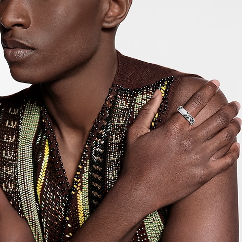 LV Whisper Ring S00 in Men's Fashion Jewelry Rings collections by Louis Vuitton (Product zoom)