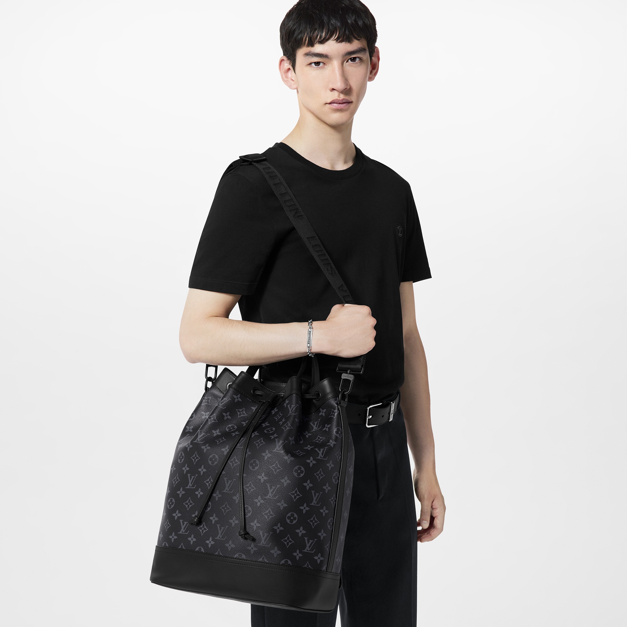 Maxi Noé Sling Monogram Eclipse in Men