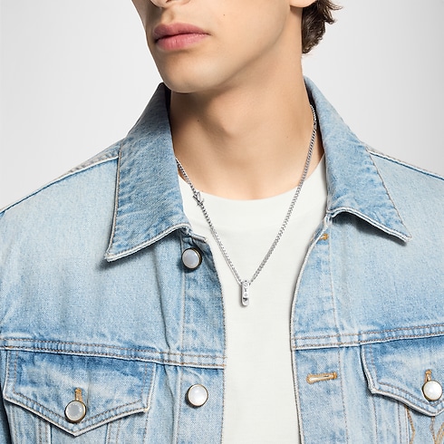 Monogram Chain Pendant S00 in Men's Fashion Jewelry Necklaces and Pendants collections by Louis Vuitton (Product zoom)