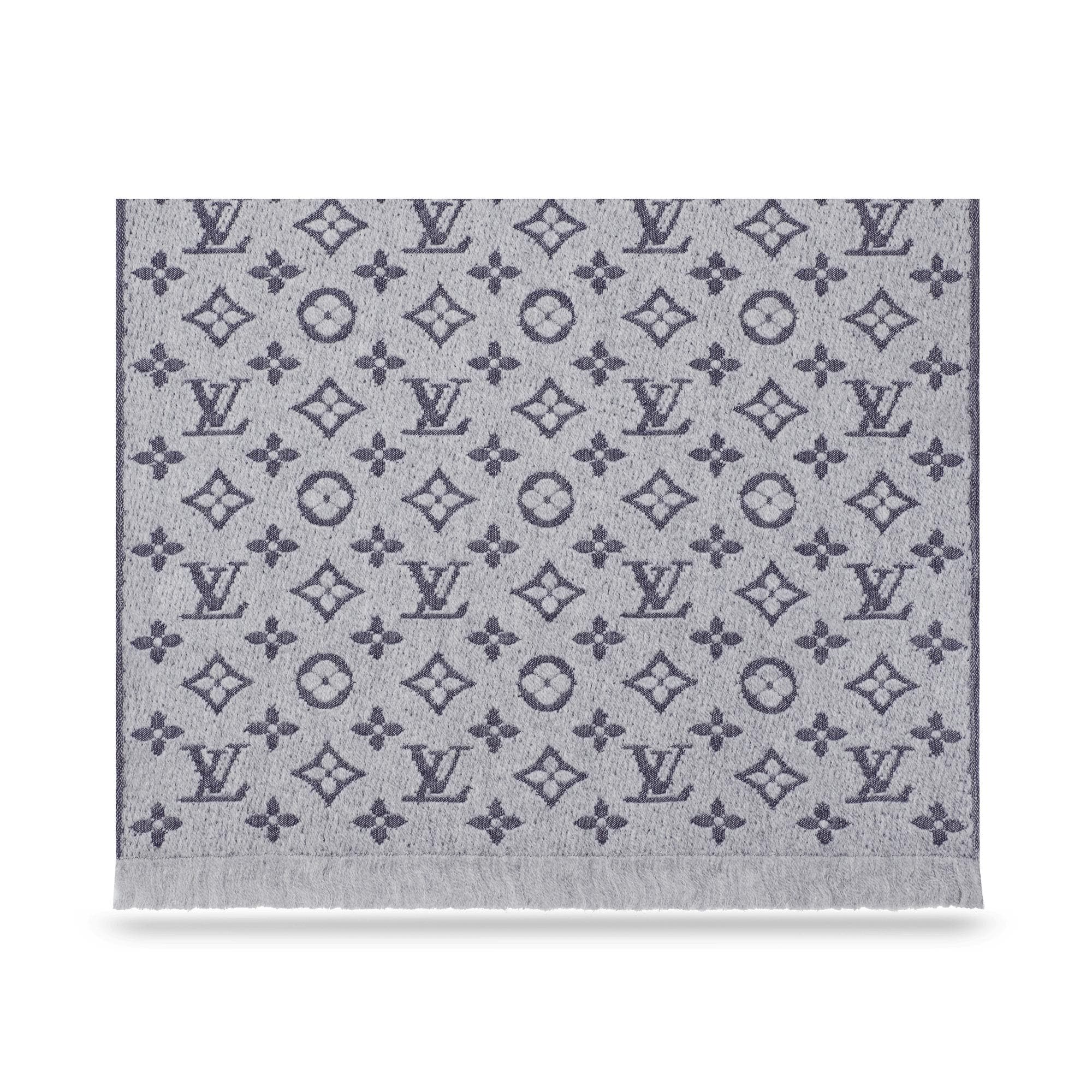 Monogram Classic scarf S00 in Men