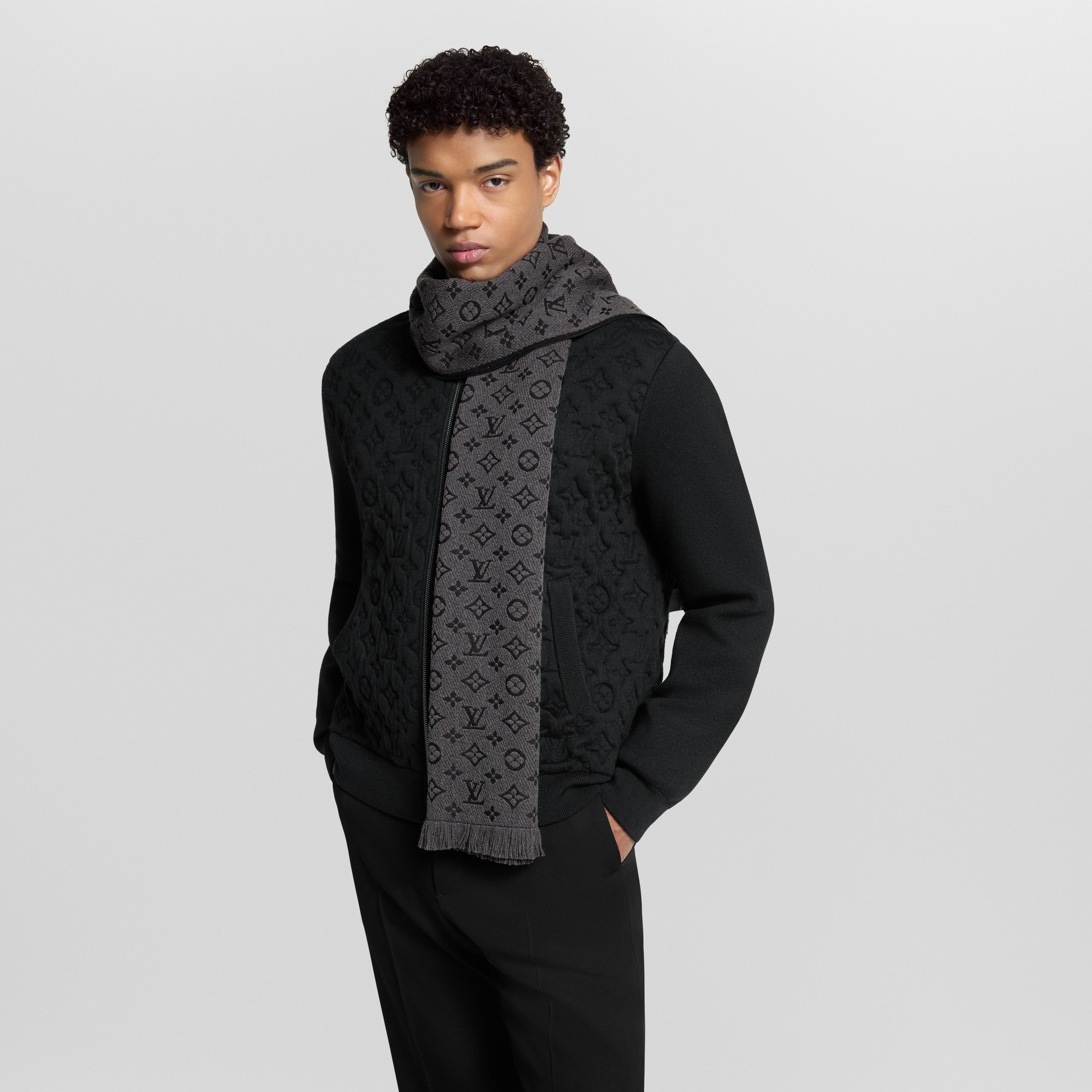 Monogram Classic scarf S00 in Men