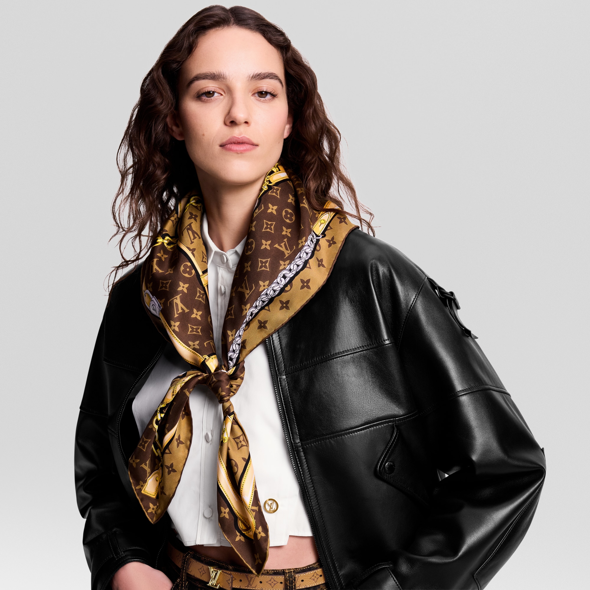 Monogram Confidential Square 90 S00 in Women
