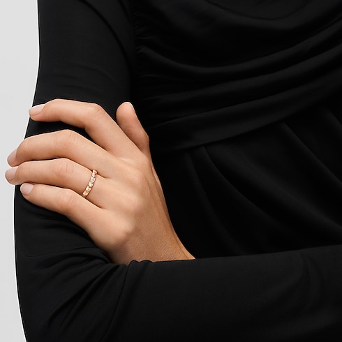 Monogram Infini wedding band, pink gold and a princess-cut diamond in Jewellery's Categories Jewellery Personalisation collections by Louis Vuitton (Product zoom)