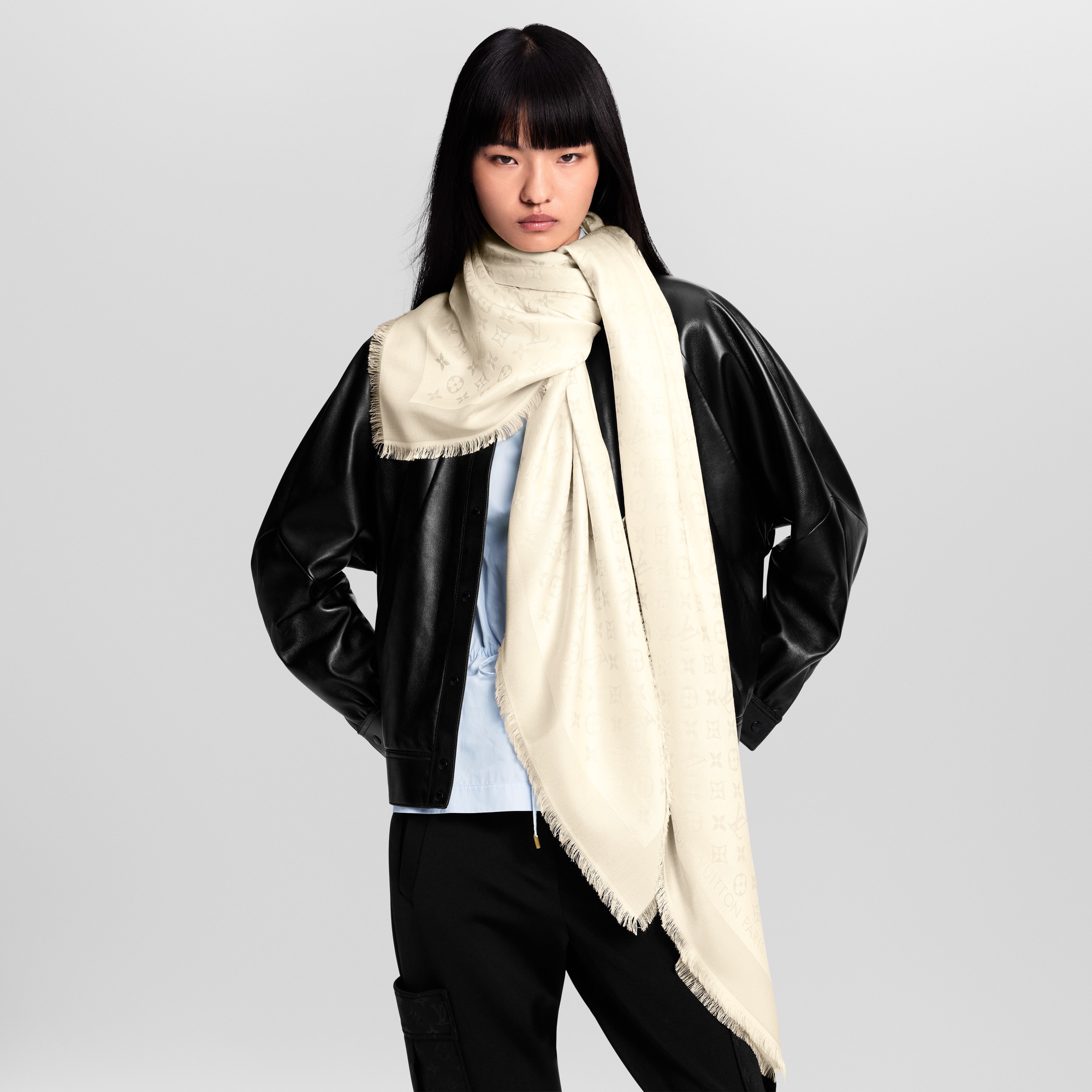 Monogram Shine Shawl S00 in Women