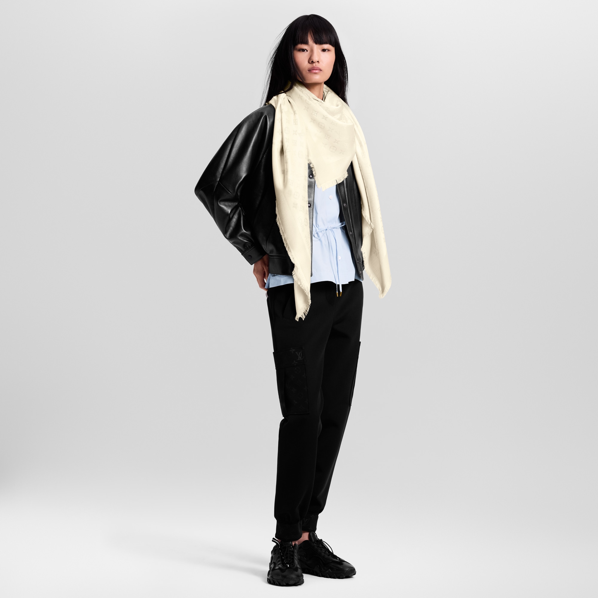 Monogram Shine Shawl S00 in Women