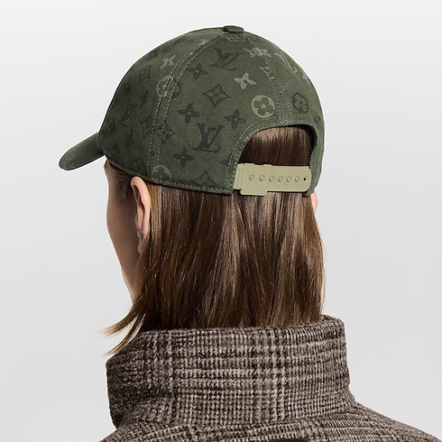 Monogram Surplus Cap S00 in Men's Accessories Hats, Beanies and Gloves collections by Louis Vuitton (Product zoom)