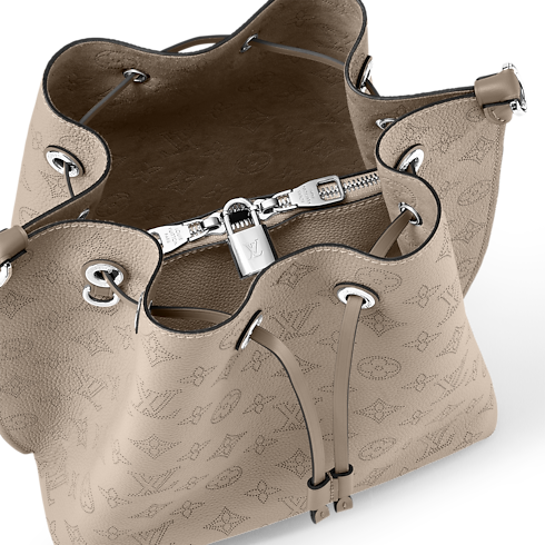 Muria Mahina Leather in Women's Handbags Handbags collections by Louis Vuitton (Product zoom)