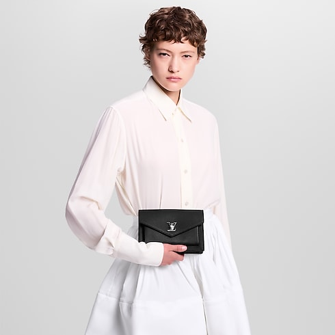 Mylockme Chain Pochette Lockme Leather in Women's Wallets and Small Leather Goods All Wallets and Small Leather Goods collections by Louis Vuitton (Product zoom)